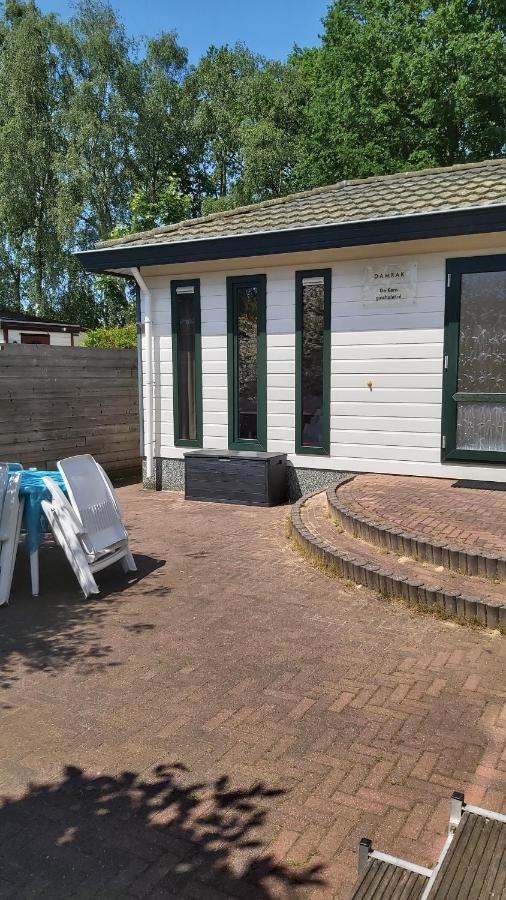 Ruim Familie Chalet Tot 4 Personen Op De Veluwe Bungalowpark De Kern Putten Exterior foto